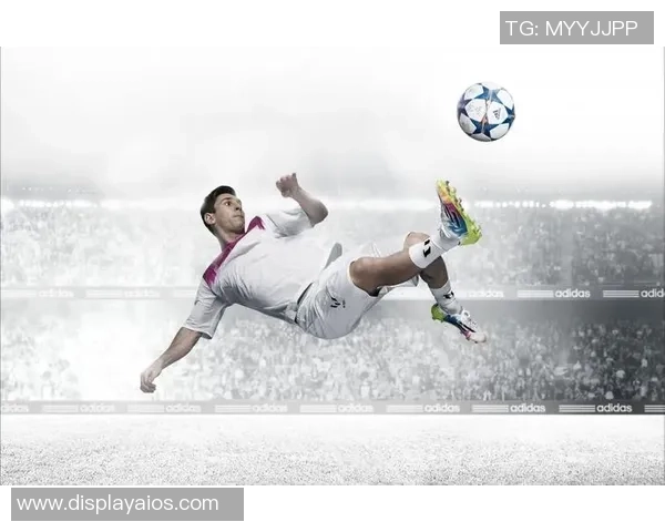 足球明星巨幅海报高清展示全球顶级球员风采与激情瞬间